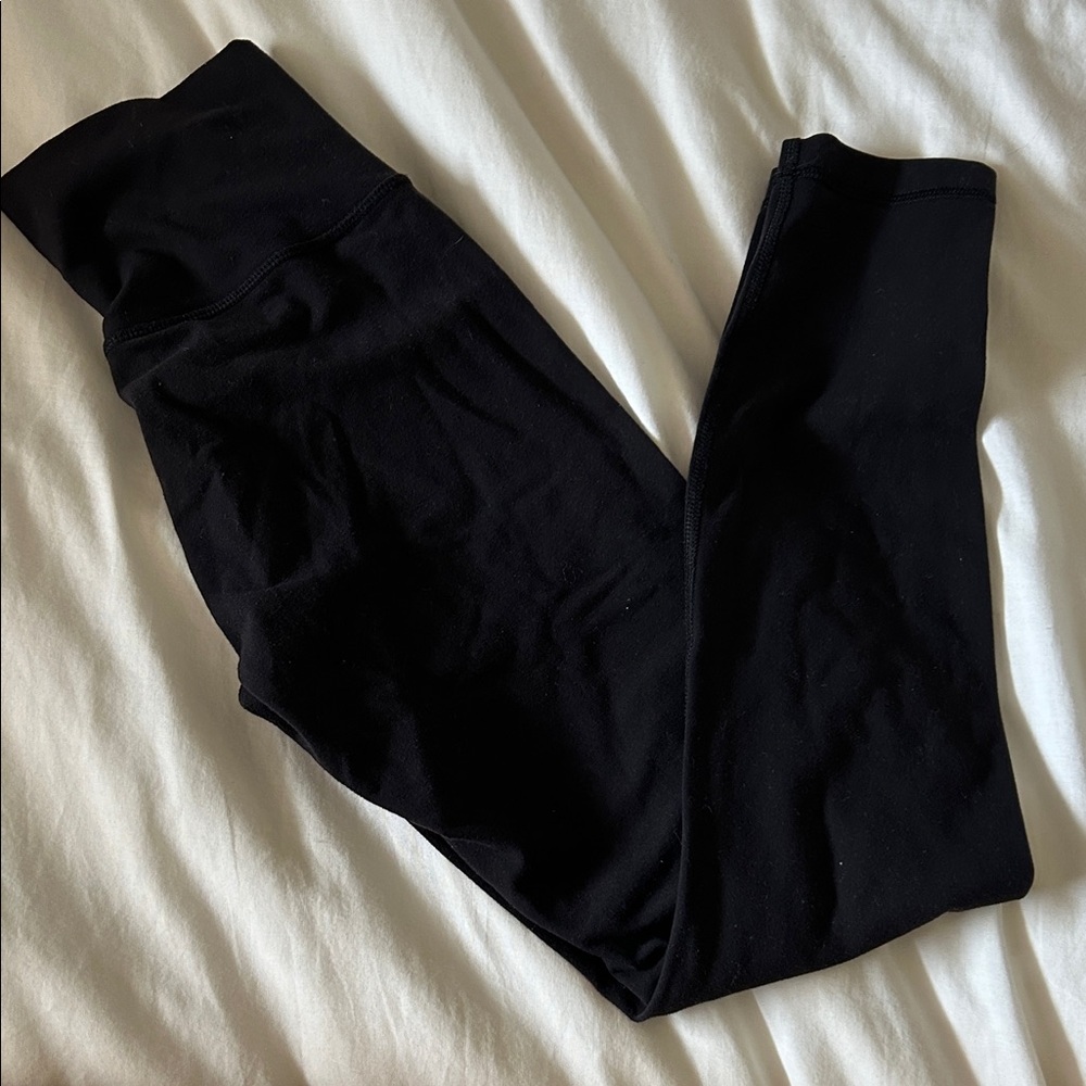 Lululemon size 4 black Leggings 25in